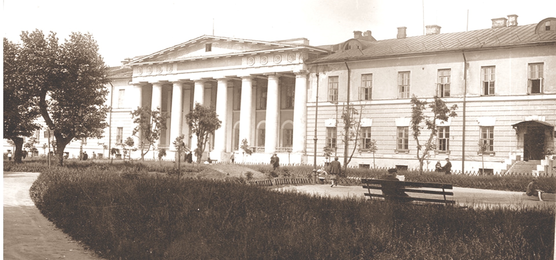 Улица вдов. Вдовий дом на Кудринской площади. Куприн вдовий дом в Москве. Вдовий дом Жилярди. 1818-1823 - Вдовий дом (Кудринская площадь).