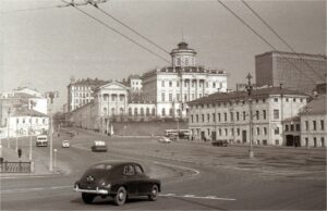 Москва не давняя, но уже ушедшая